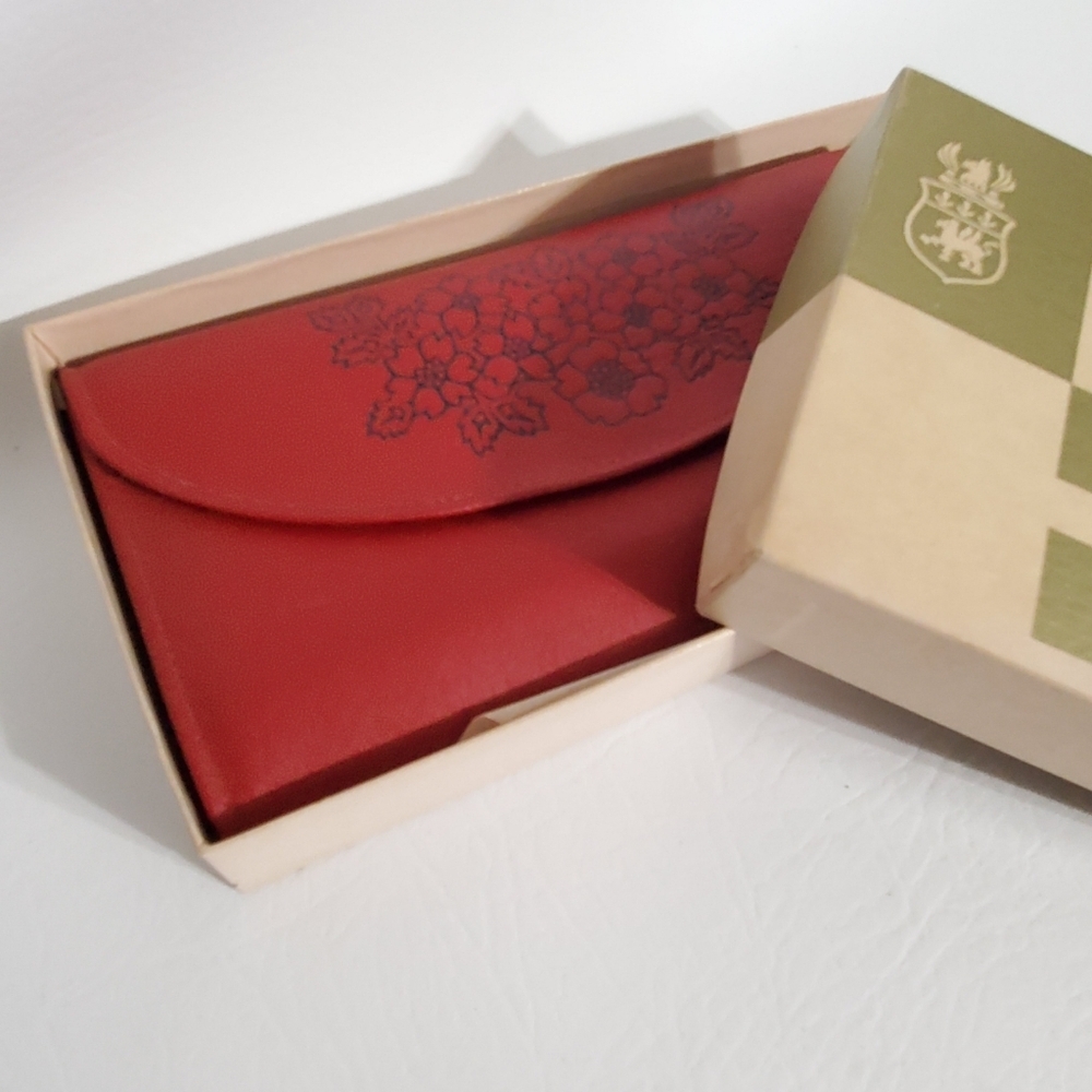 NWT Princess Gardner Womens Wallet Red Black Print Flowers Checkbook Cowhide